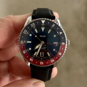 Vaer G5 Meridian GMT  (2023 Model) - Strapsco Sailcloth w /deployment clasp